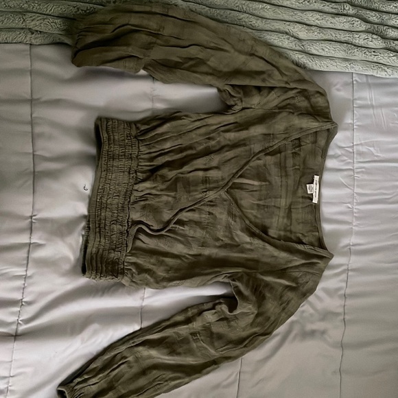 green top from American eagle - Picture 1 of 7